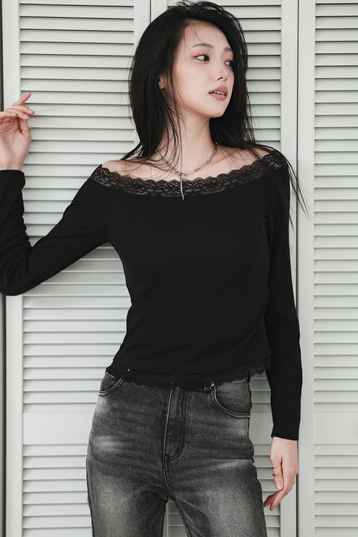 LACE OFF SHOULDER TOP - BLACK