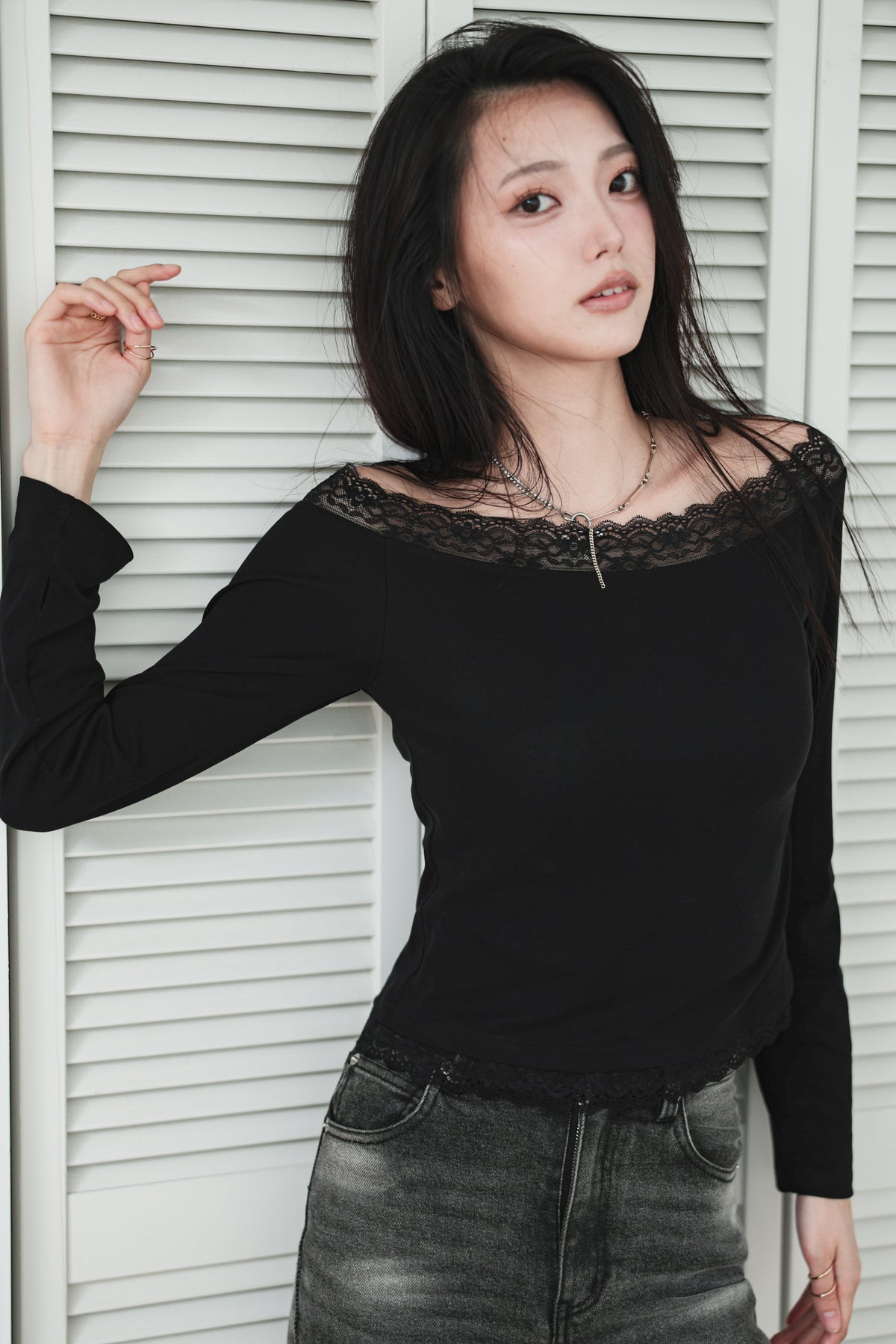 LACE OFF SHOULDER TOP - BLACK