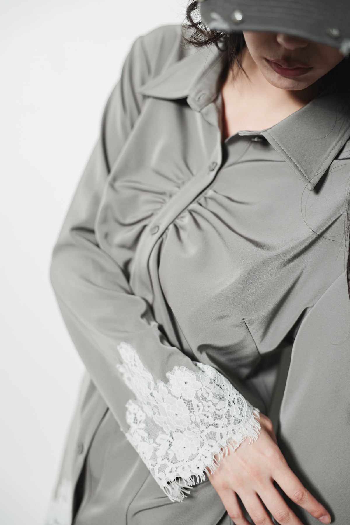 LACE TRIM SHIRT