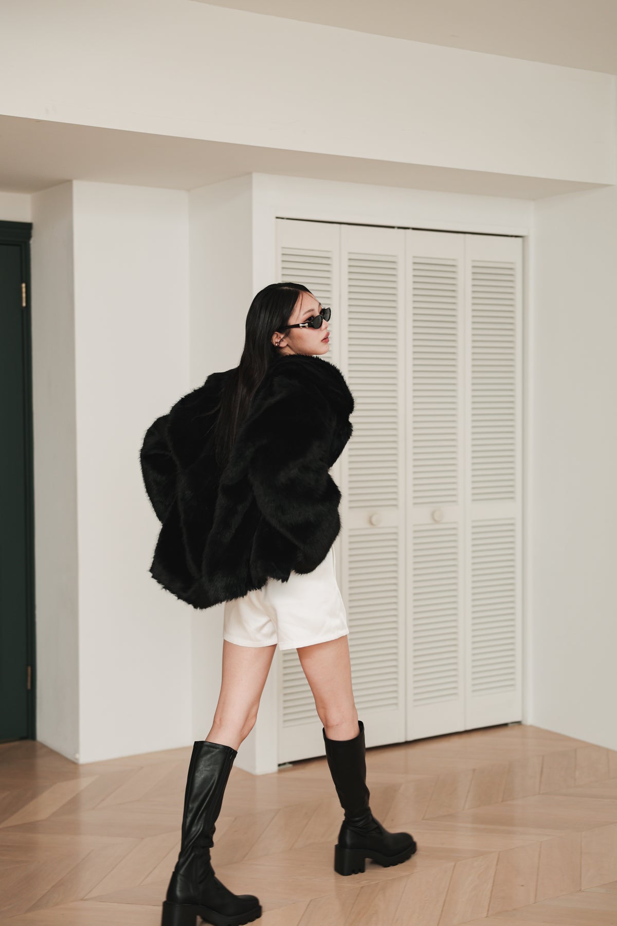 MIDI FAUX FUR COAT - BLACK