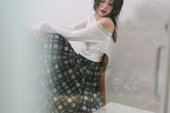 LACE OFF SHOULDER TOP - OFF WHITE