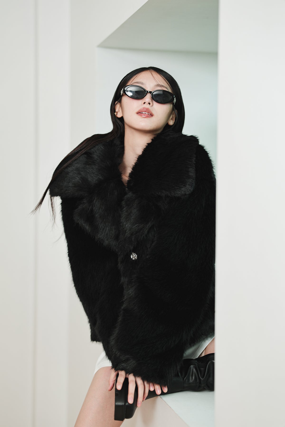 MIDI FAUX FUR COAT - BLACK